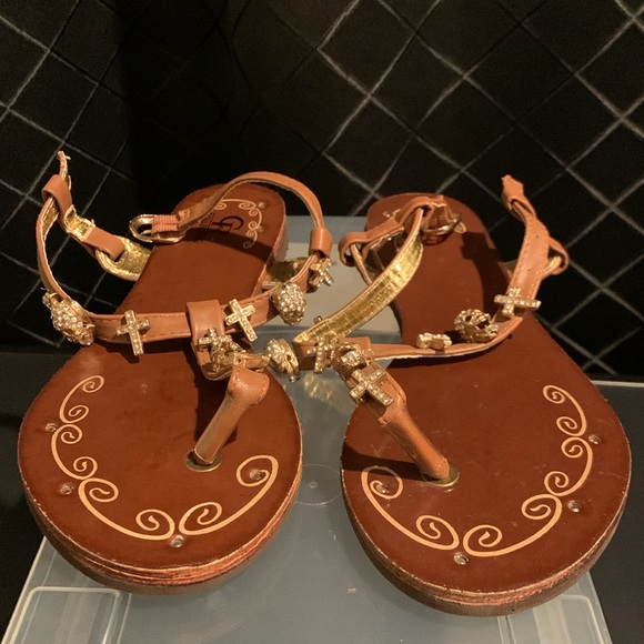 CR COLLECTION Women’s Skull and Cross Jewelled Sandals - New Without Tags - Picture 2 of 8